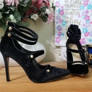 Jessica Simpson black suede pumps sz. 8